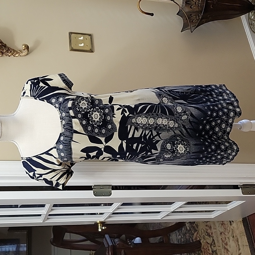 Lucky Brand navy blue cream floral print dress cap sleeve 100% cotton Medium EUC